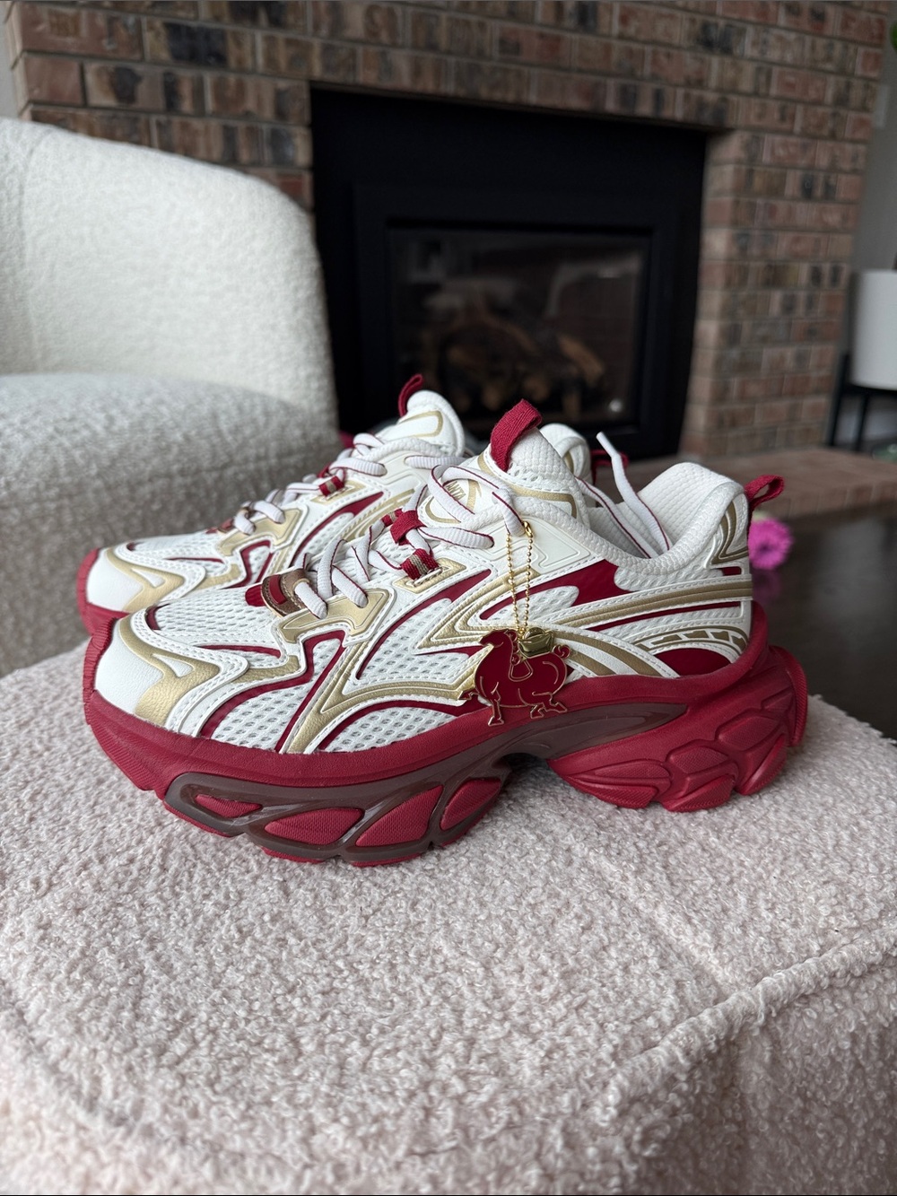 Anta Women’s Lunar New Year Sneakers Red & Cream size 7 New No Box